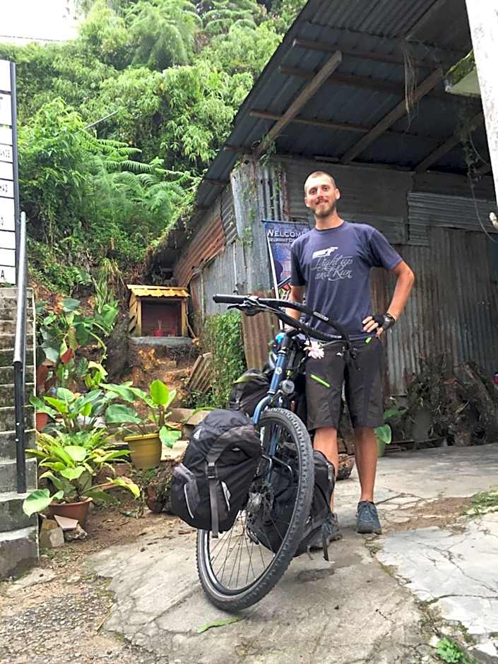 Hikers Sleep Port Guesthouse