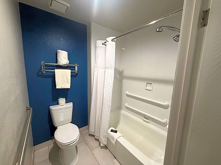 La Quinta Inn & Suites by Wyndham Auburn Worcester