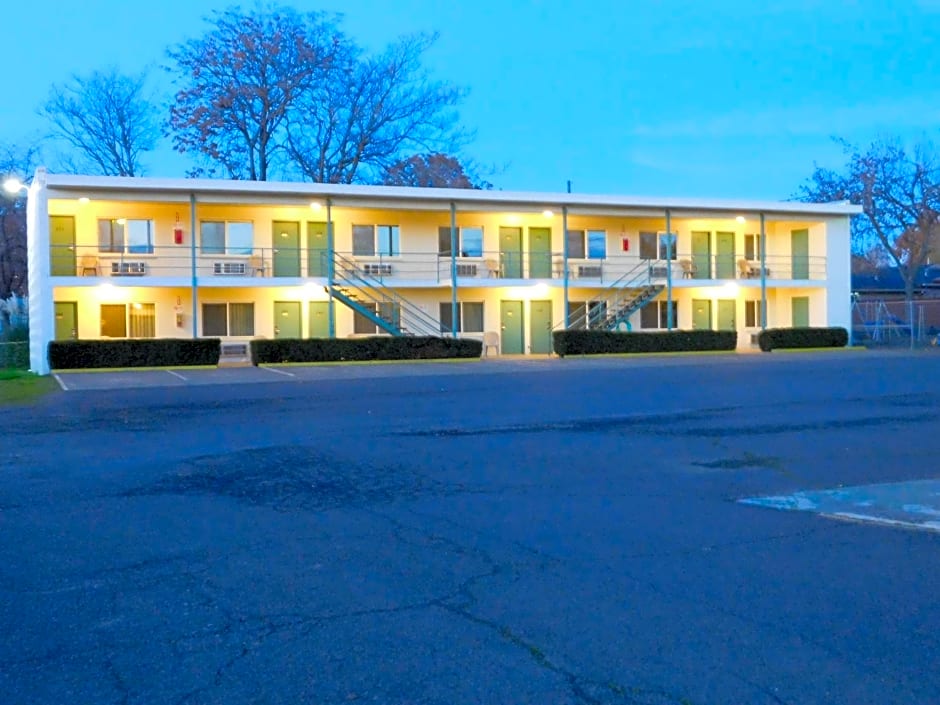 Capri Motel