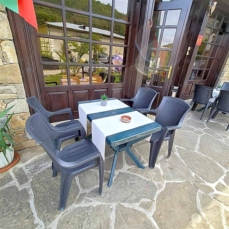 Family Hotel Chiflik Hills