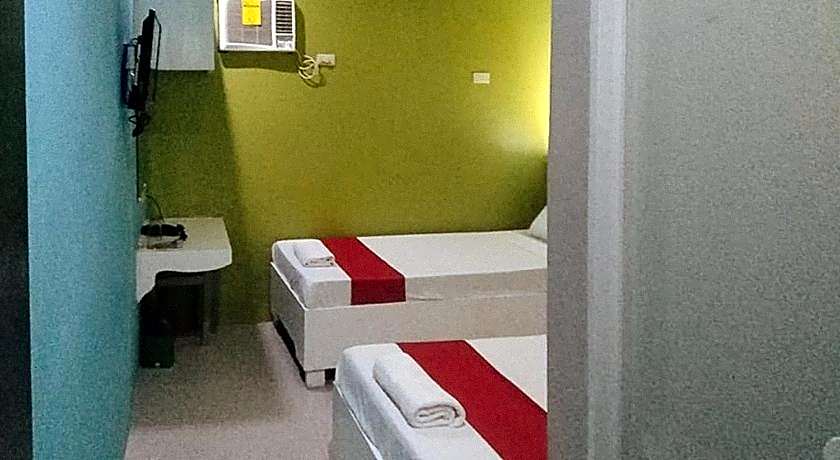 RedDoorz @ EM Pensiontel Butuan City