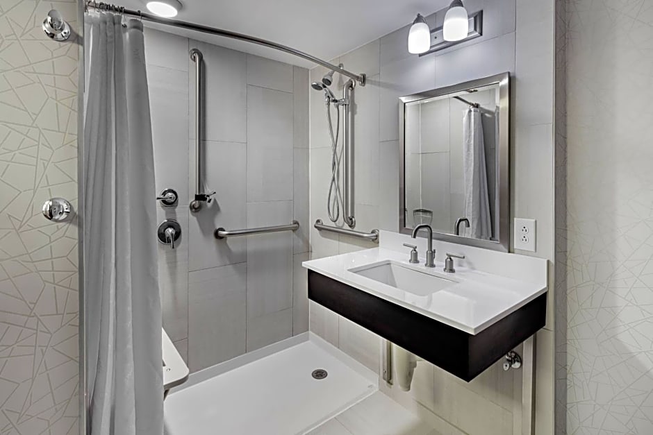Sheraton Syracuse University Hotel & Conference Ce – Syracuse, NY