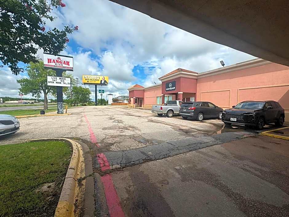 Express Inn & Suites