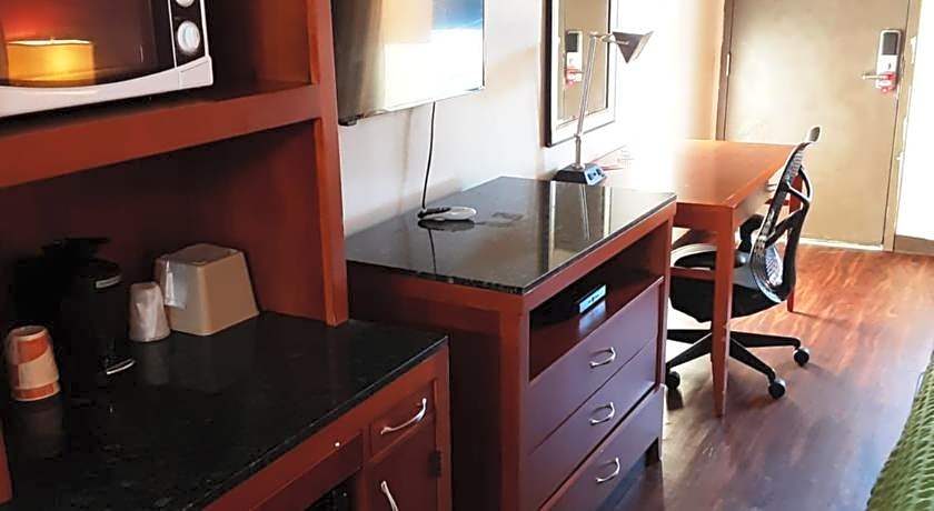 Econolodge inn & Suites