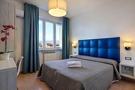 Triple Room with Sea View