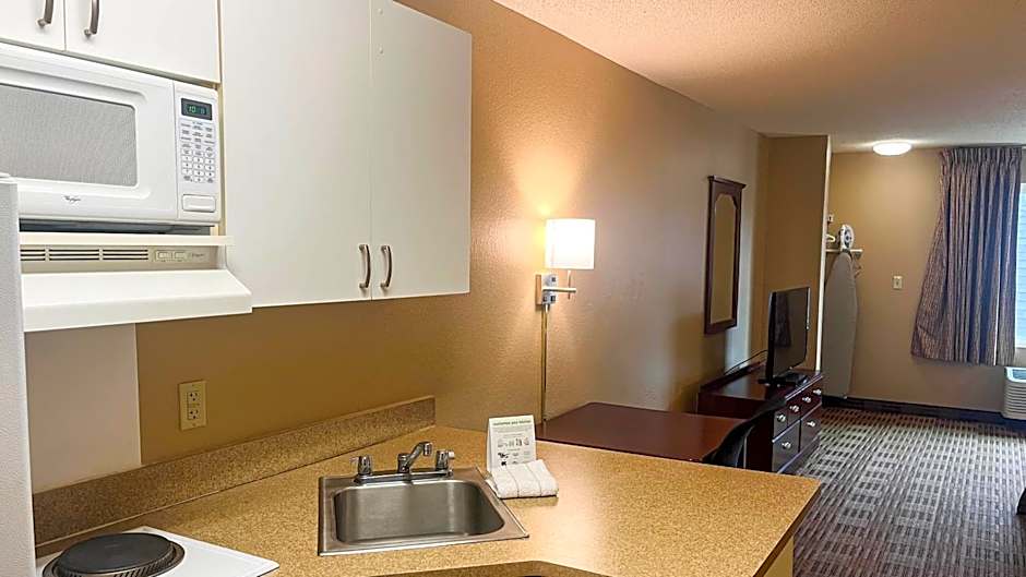 Studio 6 Chantilly VA Washington Dulles Airport
