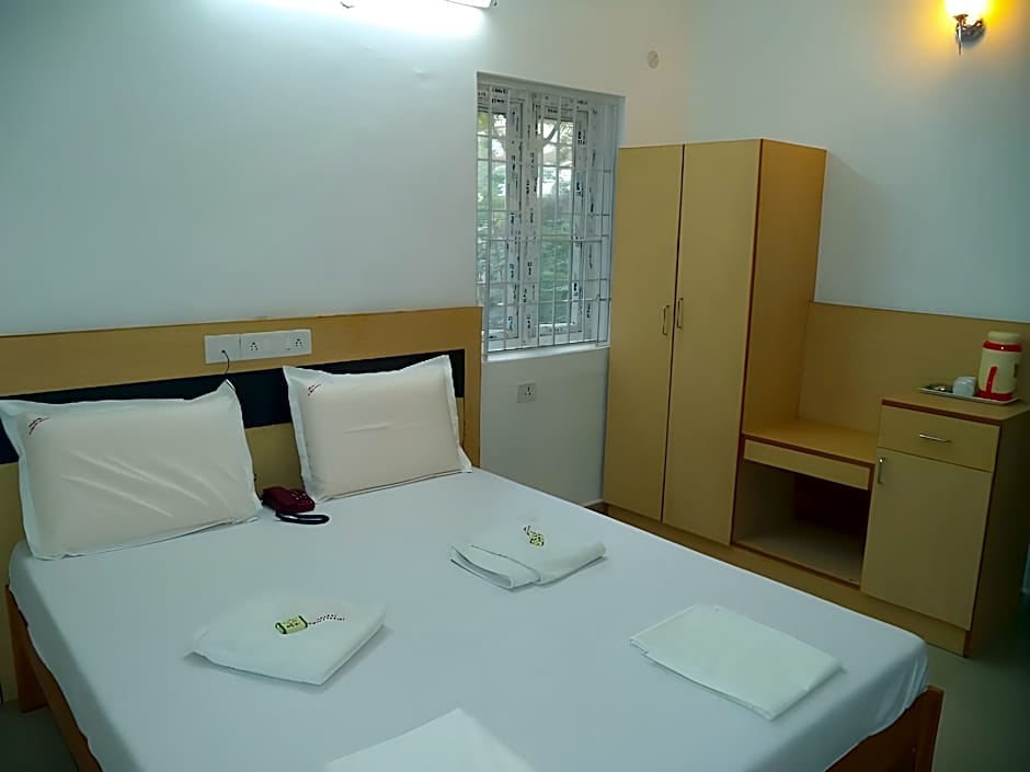 Samrat Guest House – Chennai, IL