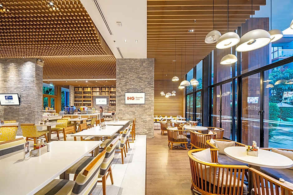 Holiday Inn Express Phuket Patong Beach Central By IHG