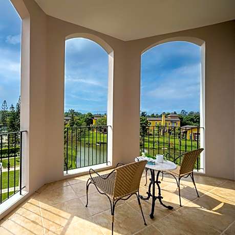 Deluxe Courtyard View (24 Hours Use of Room)