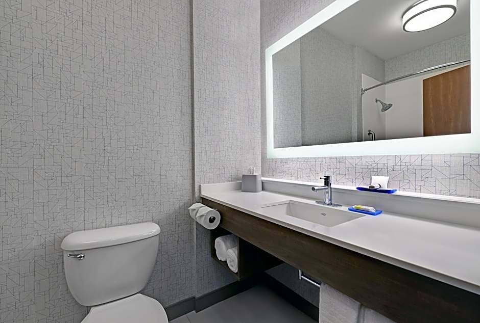 Holiday Inn Express & Suites Newport By IHG