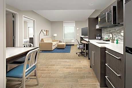 One-Bedroom King Suite - Non-Smoking