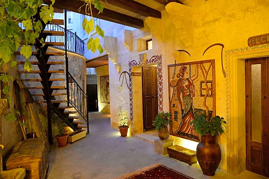 Caftan Cave Suites