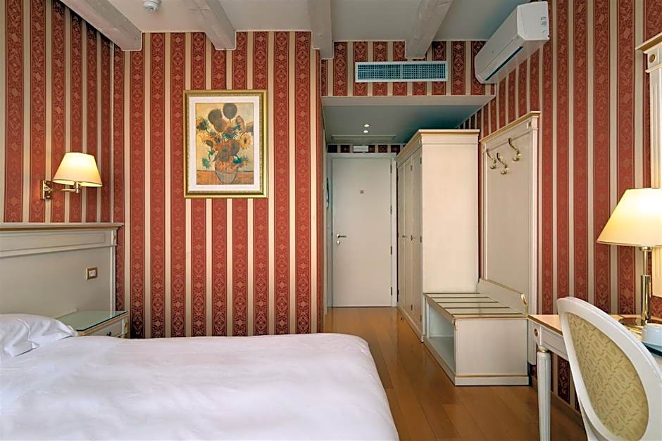 Noventa Hotel