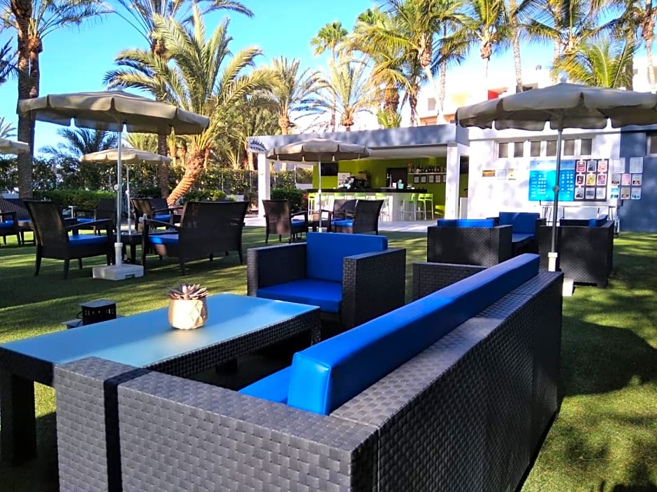 R2 Romantic Fantasia Suites - Adults Only