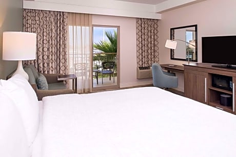 King Room with Sofa Bed Marina View