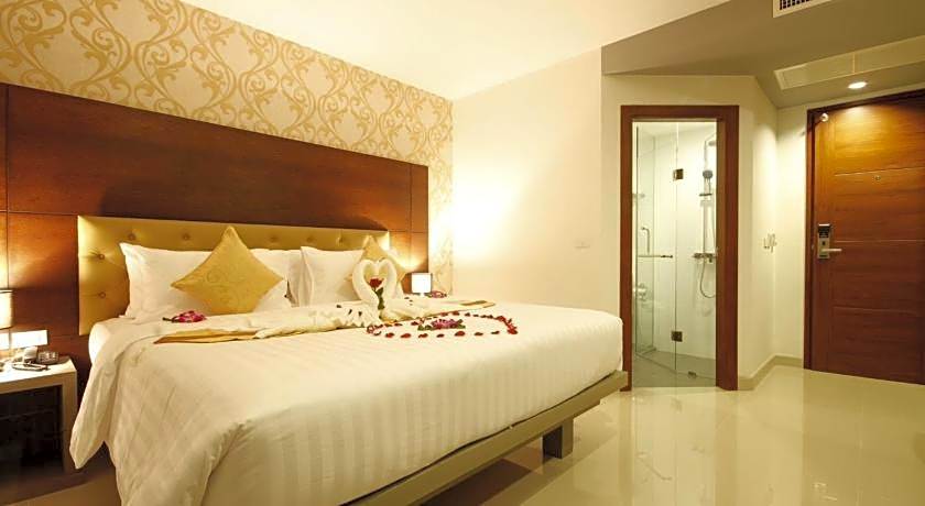 Hemingways Silk Hotel