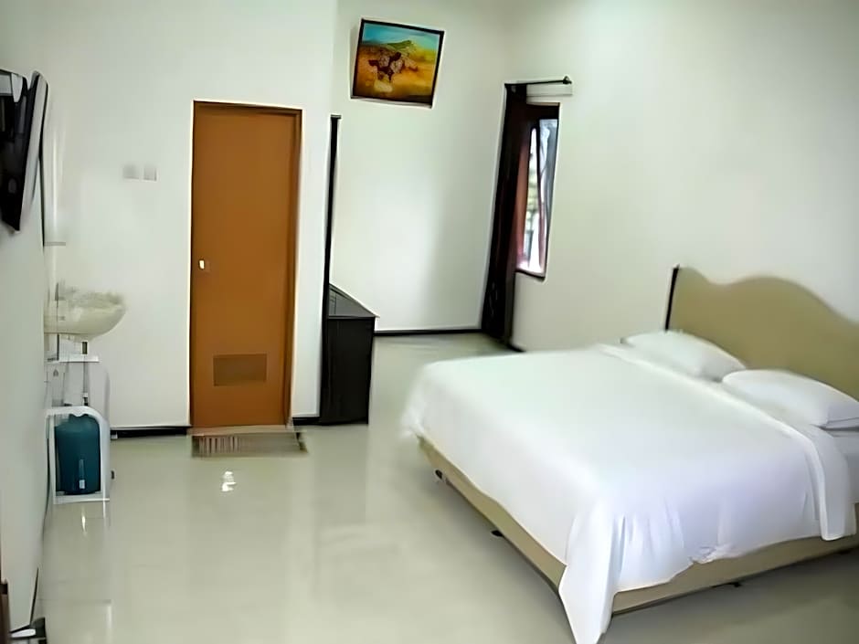 Baliku Guest House – Malang, MO