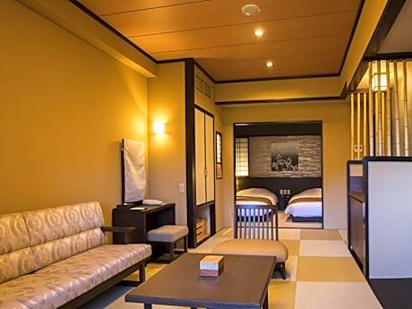 Standard Twin Room with Tatami Area with Open Air Bath and Garden View - Non-Smoking