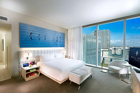 Avant Garde Junior Suite-1 King Bed