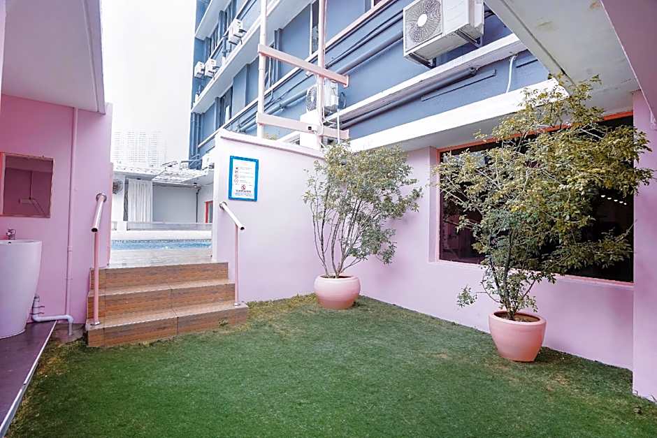 Palette Pink Cabana George Town