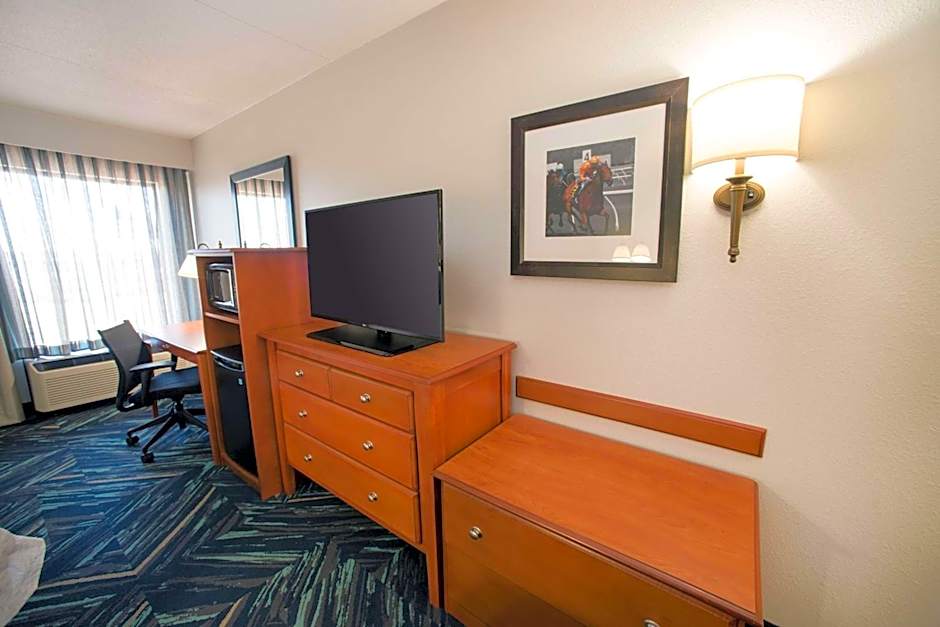 Hampton Inn By Hilton Louisville North/Clarksville