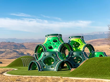 Cayley Mountain Resort