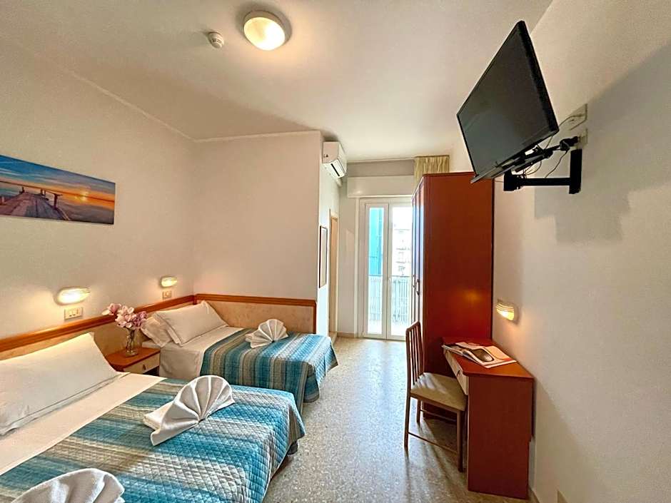 Hotel Crystal con Piscina Estiva Privata - SPIAGGIA INCLUSA con Formula All Inclusive