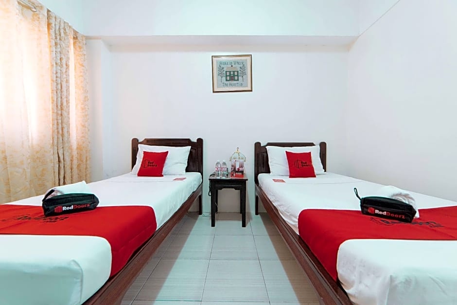 RedDoorz Plus @ Poblacion District Davao