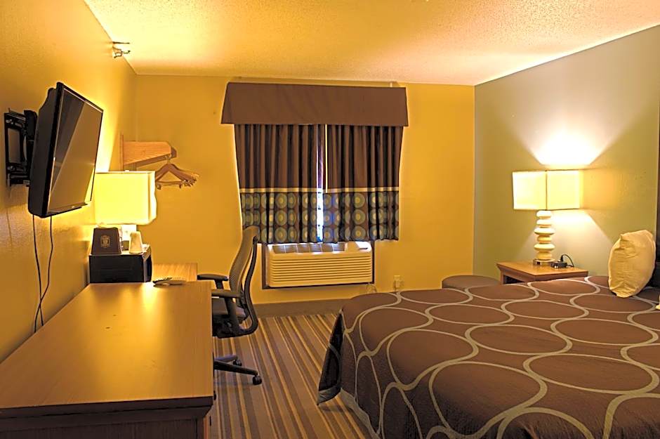Super 8 by Wyndham Abilene KS