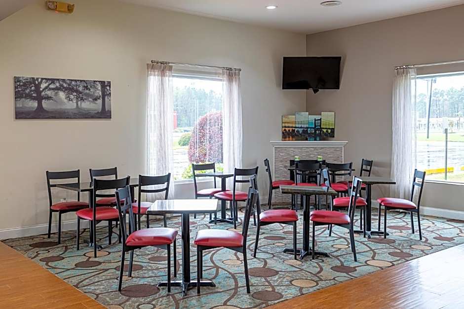 Red Roof Inn Savannah - Richmond Hill / I-95