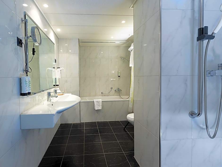 Hotel Linde - 24h Self Check-in