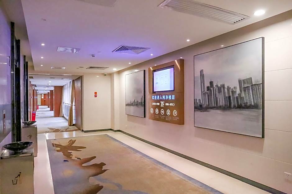 The Thousand Lantern Lake Hotel