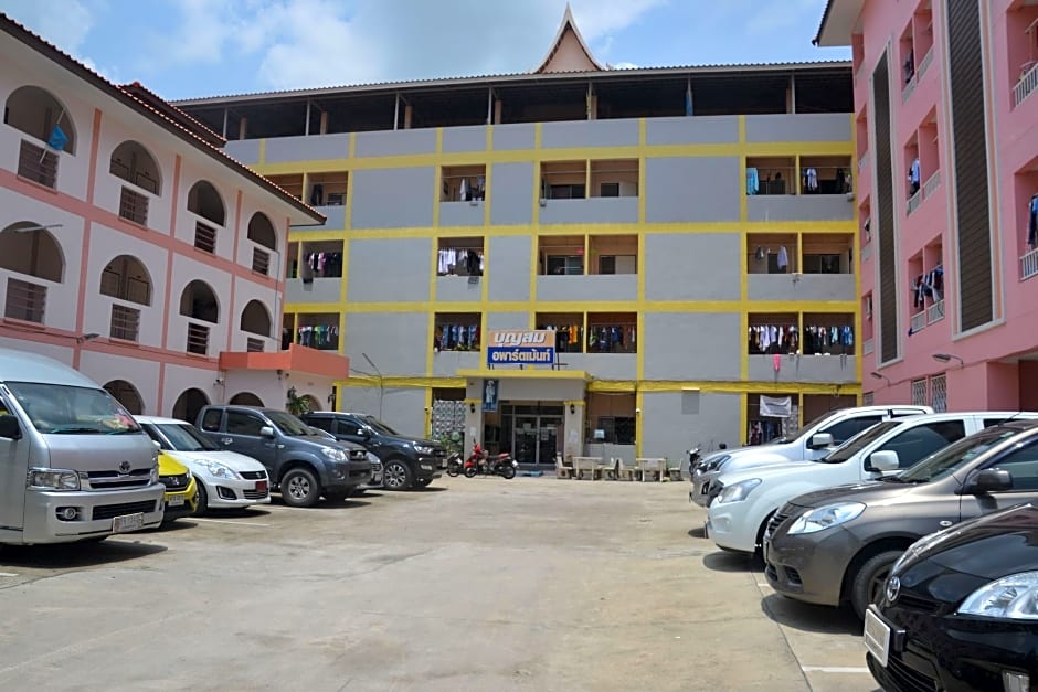 Bun Som Apartment