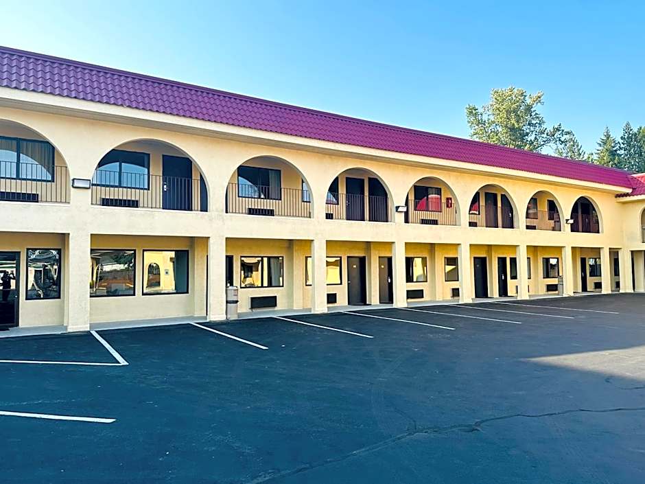 Timberland Inn & Suites