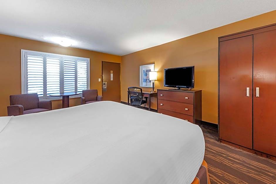 Best Western Plus Stovall's Inn