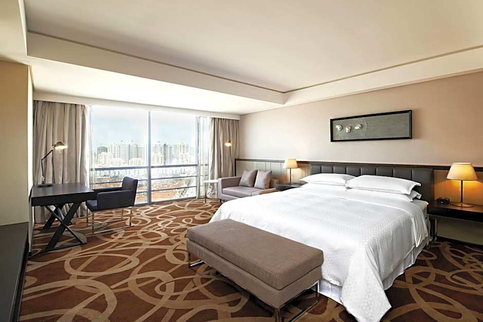 Photo 1 of 2 of Business Guestroom, City View, Executive Level