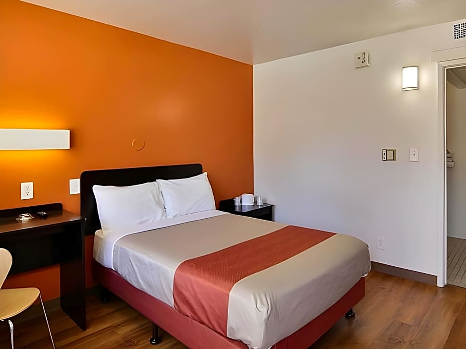 Motel 6-Carpinteria, CA - Santa Barbara - North