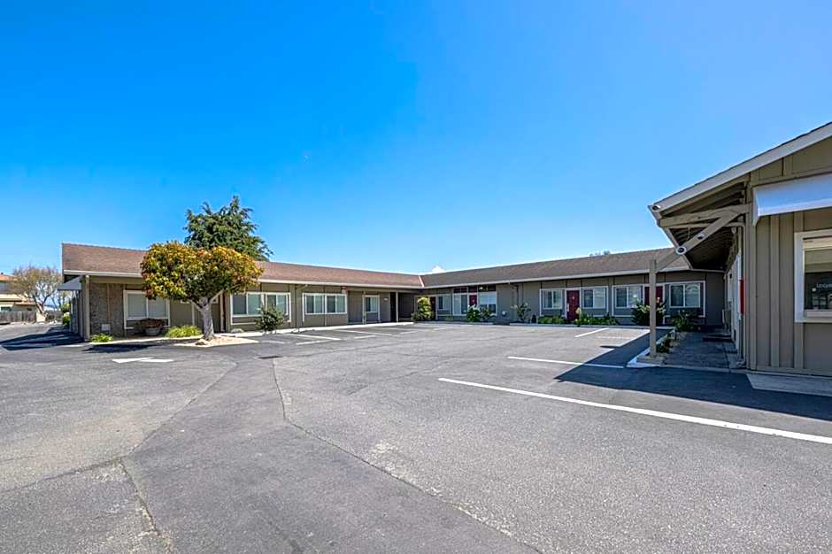 Coastal Valley Inn