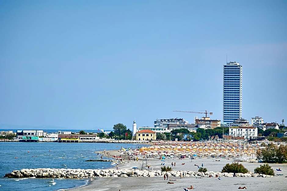 Soleē, Family Holidays & Hostelling