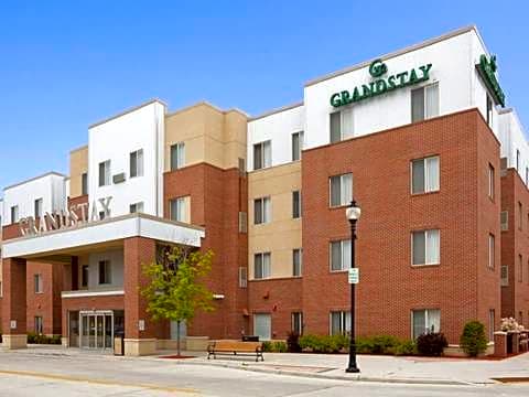 GrandStay Hotel & Suites Downtown Sheboygan