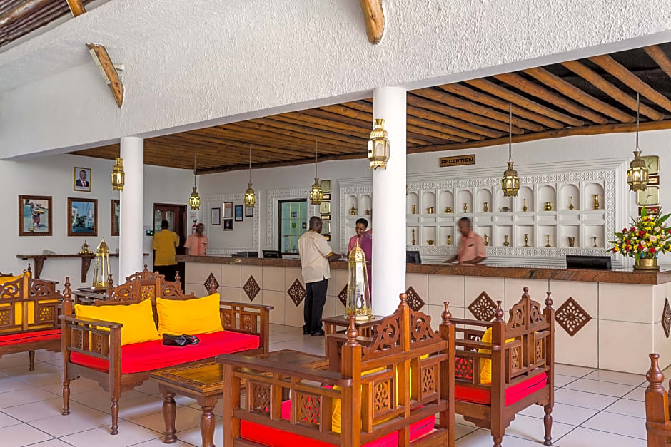 Travellers Beach Hotel & Club