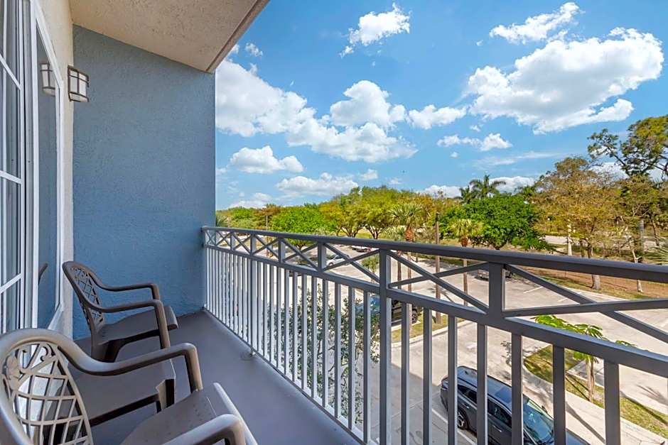 Best Western Naples Plaza Hotel