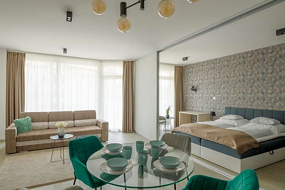 Parizs Garden Apartments