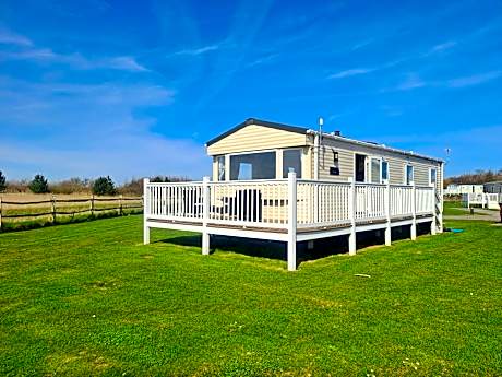 N & V Caravan Sand le mere