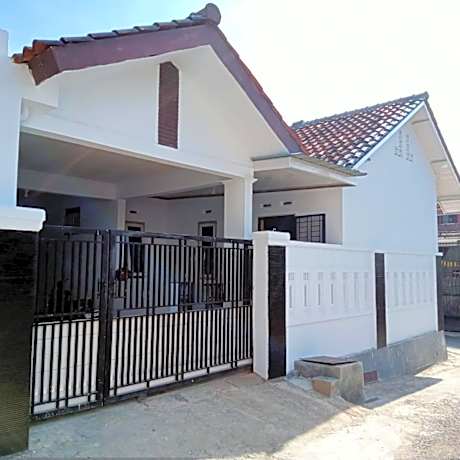 Homestay Black&White