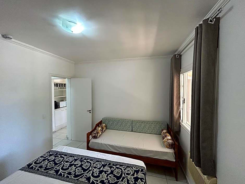 Flat Estudio 220 amarílis 3 Piscinas climatizadas, carregar veiculo eletrico, Bertioga, Riviera de São Lourenço Apartamento estúdio, cozinha equipada completa, serviço de hotelaria, limpeza e trocas diária de toalhas, WI-FI 500 MB