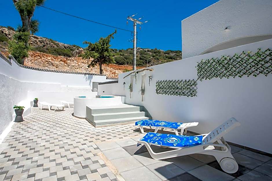 CASA MIKELE by Sarikas - SEA SIDE SUITES and STUDIOS -adults only