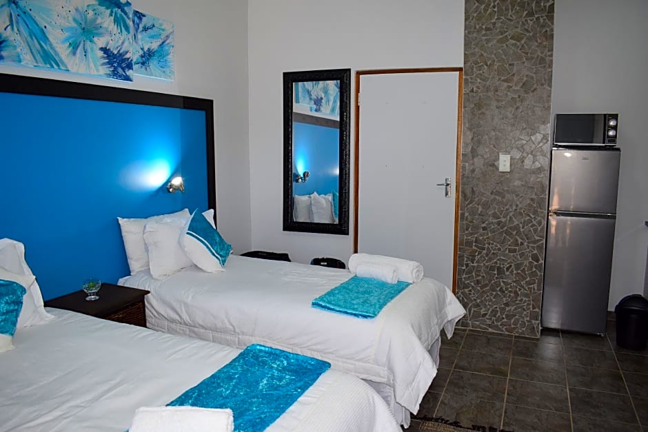 Oppi Hoek Guest House