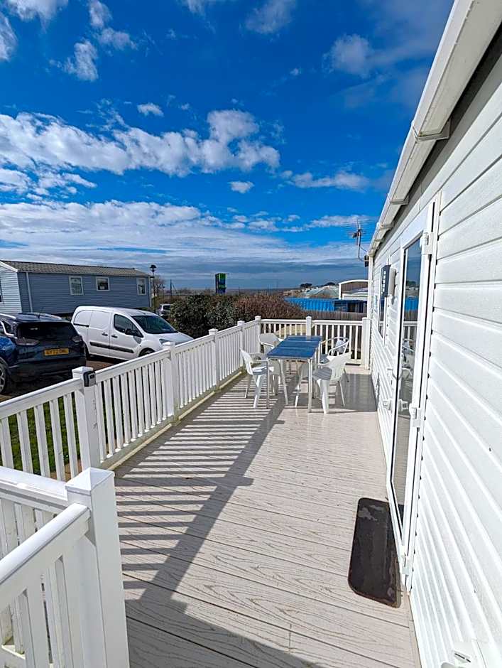 ACCESSIBLE FRIENDLY MODERN Family Caravan Littlesea Haven Weymouth