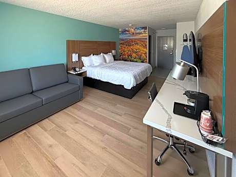 Clarion Pointe Springfield Southeast